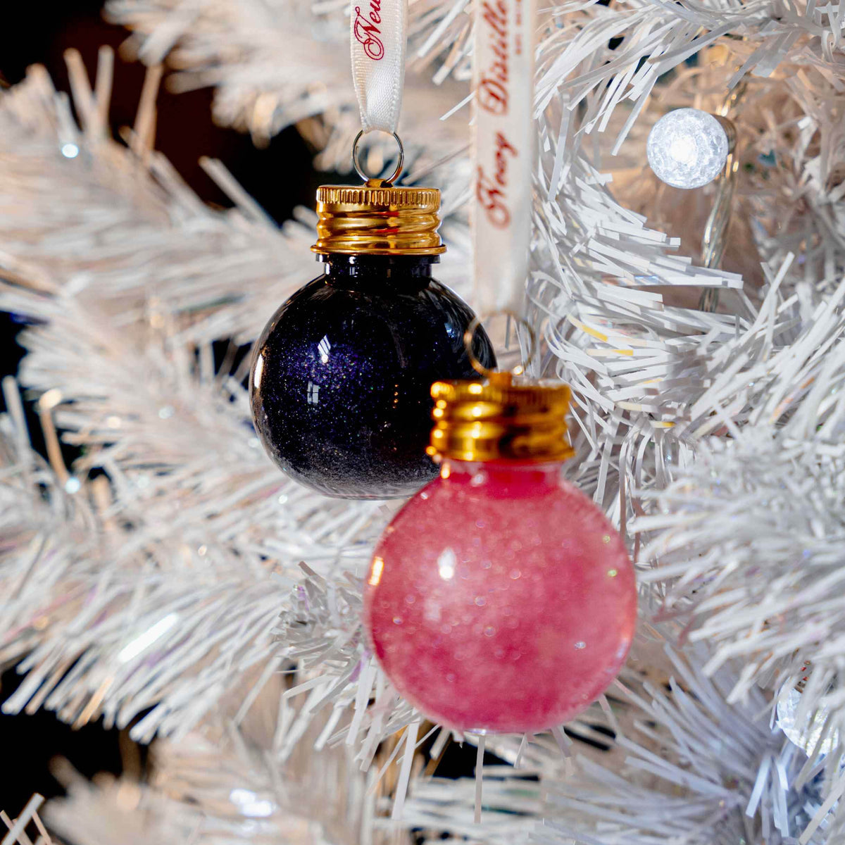 Christmas Flavoured Vodka Baubles 2 Pack - Musk and Grape - Newy Distillery